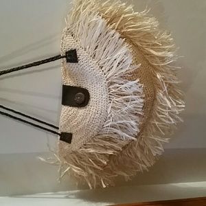 LARGE STRAW PURSE